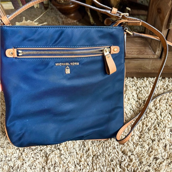 Michael Kors Navy Kelsey Crossbody Bag - Picture 4 of 6
